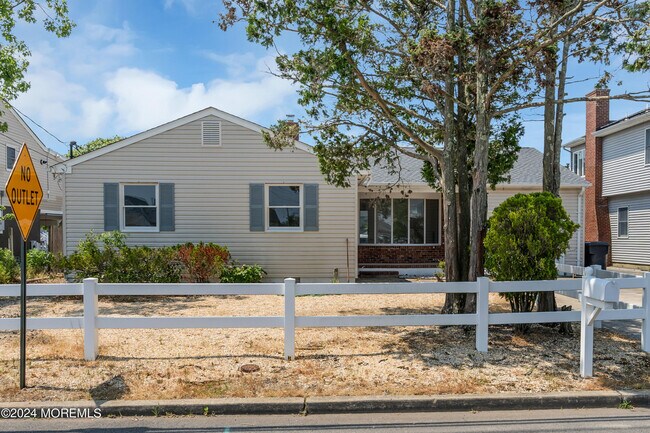 Photo - 205 S Shore Dr Casa