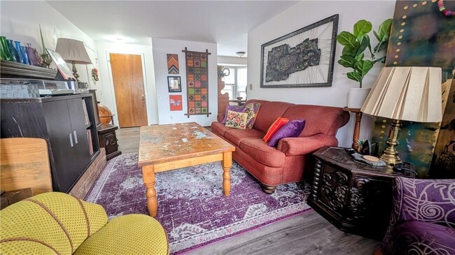 Photo - 6 Foxpointe Cir