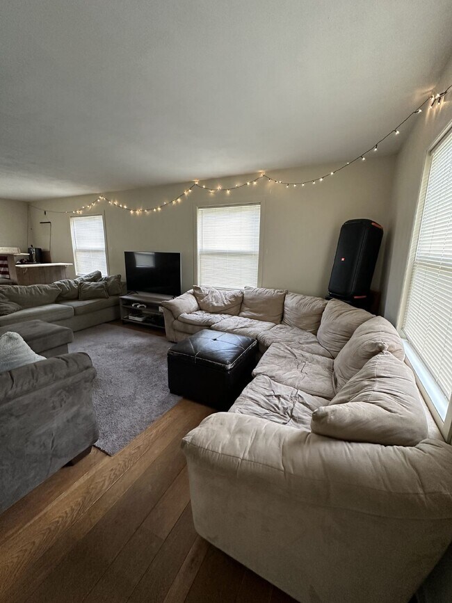 Exciting 3 Bed 1 & 1/2 Bath close to UWEC!