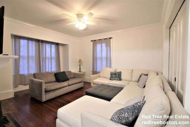 Photo - 18 Holton St