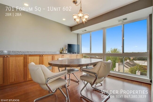 Photo - 701 Forum Square