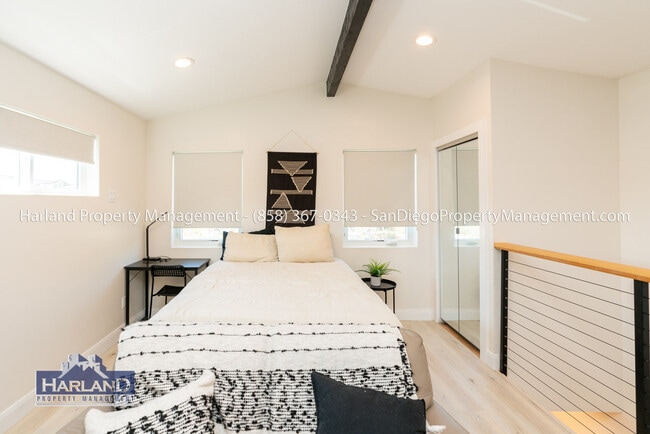 Photo - 2831 Monroe Ave