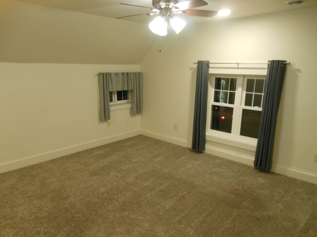 Photo - 217 1/2 Jackson St Unit apt 2