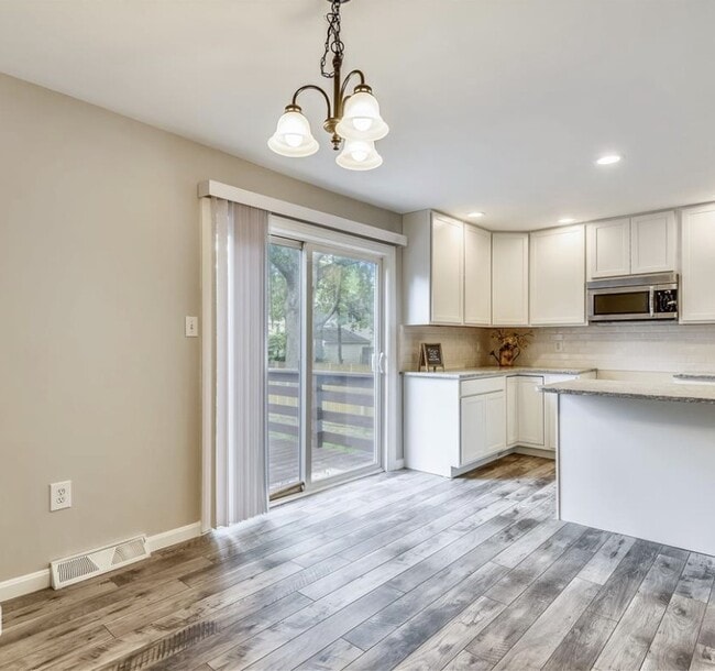 Photo - 647 Saltzman Rd