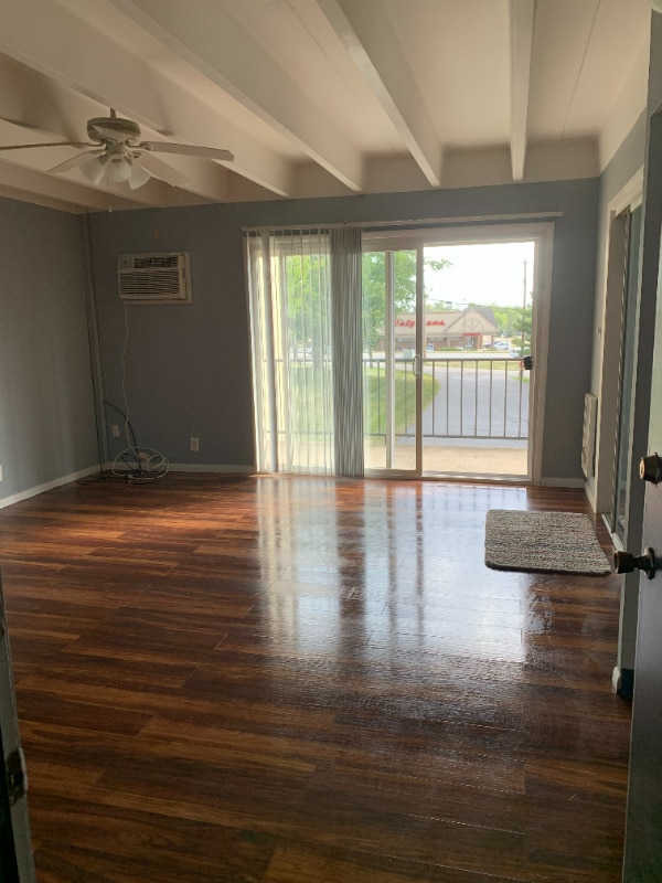 Building Photo - 728 Ohio Pike Unit 10