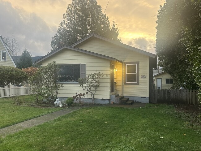 Photo - 7951 Maple Ave SE