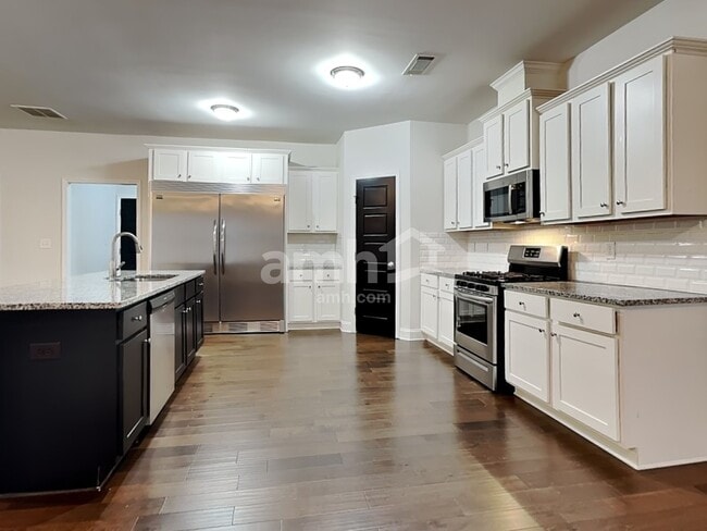 Photo - 1279 Victoria Walk Ln