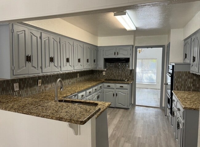 Photo - 7747 Dentcrest Dr