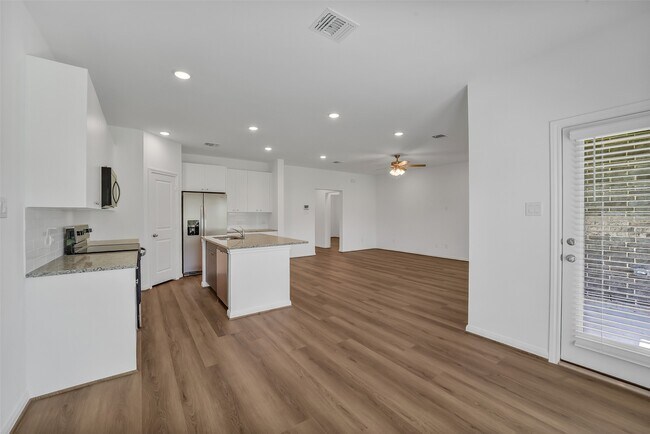 Photo - 13614 Pine Dr