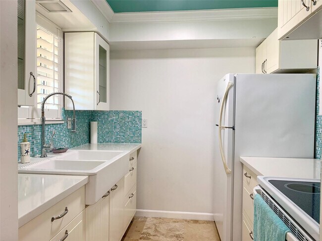 Photo - 930 Osceola Dr Unit 2