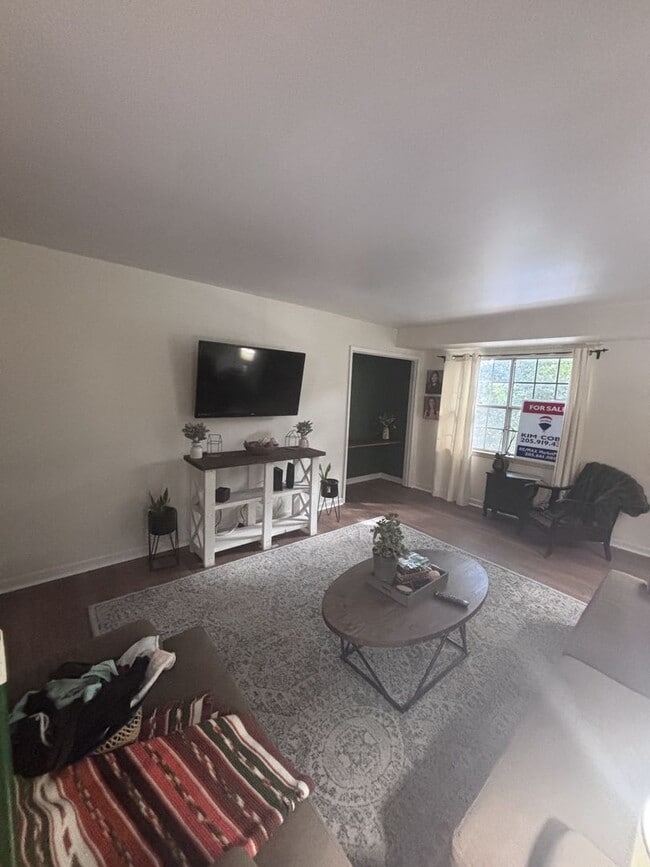 2703 Southbury Cir