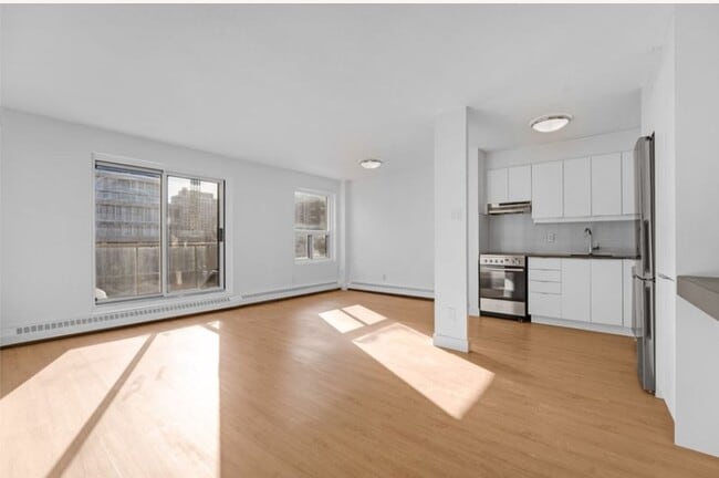 Building Photo - 145 York St Unit 402