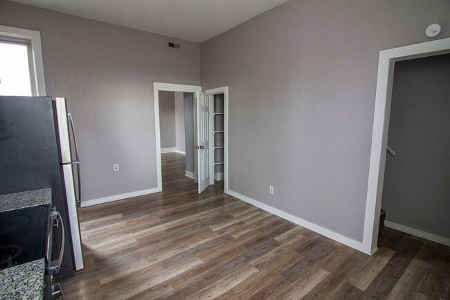 Photo - 1930 Winnebago St Unidad 1932 A