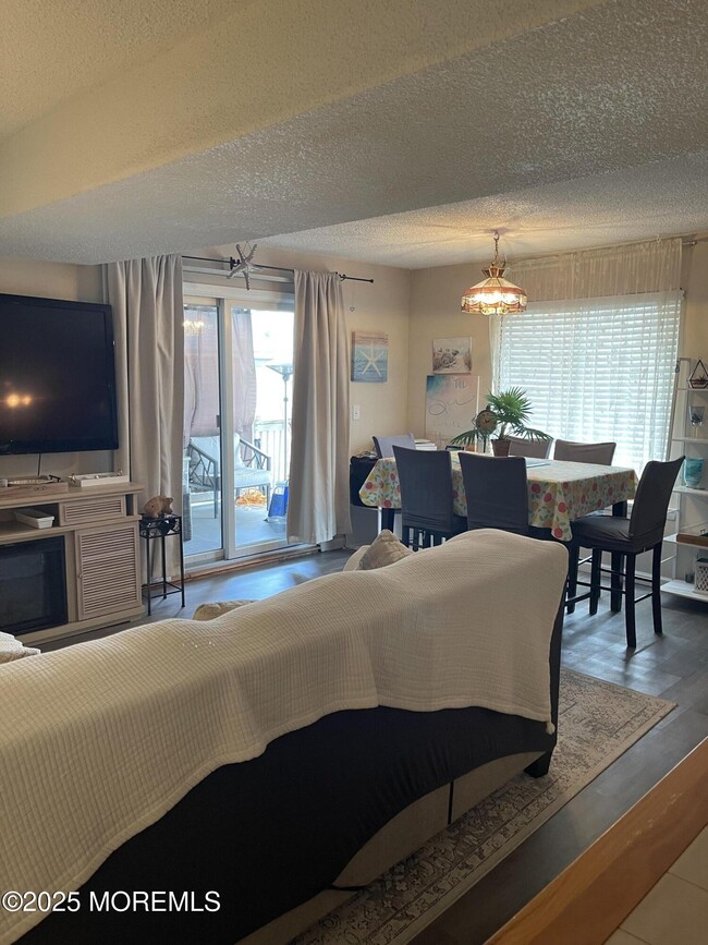Photo - 202 Carteret Ave Unit A2