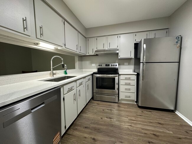 Photo - 255 E Court of Shorewood Unit 8