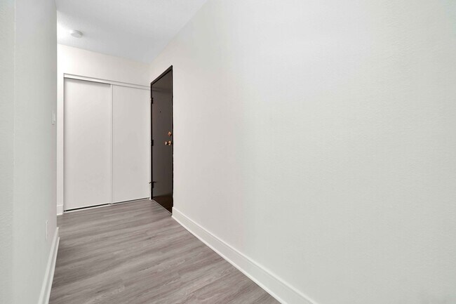 Photo - Gorge Shores Apartments