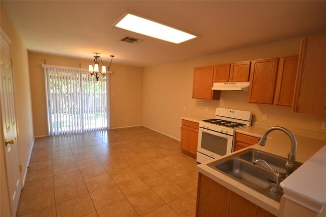 Photo - 200 Lombard Dr