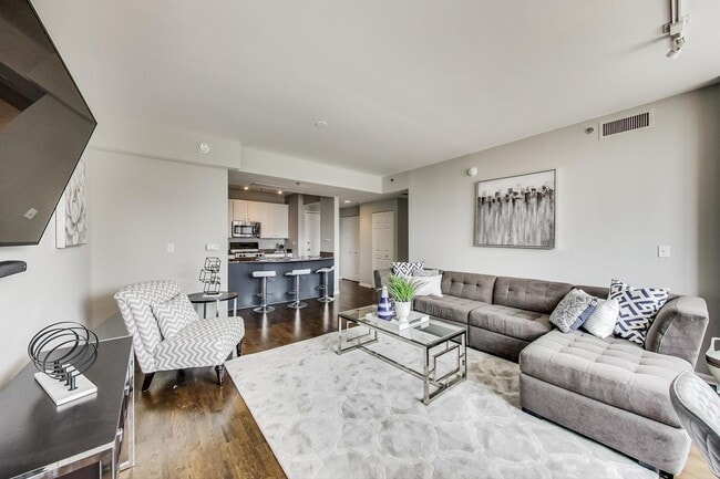 Family Room - 400 W Ontario St Unit 1206