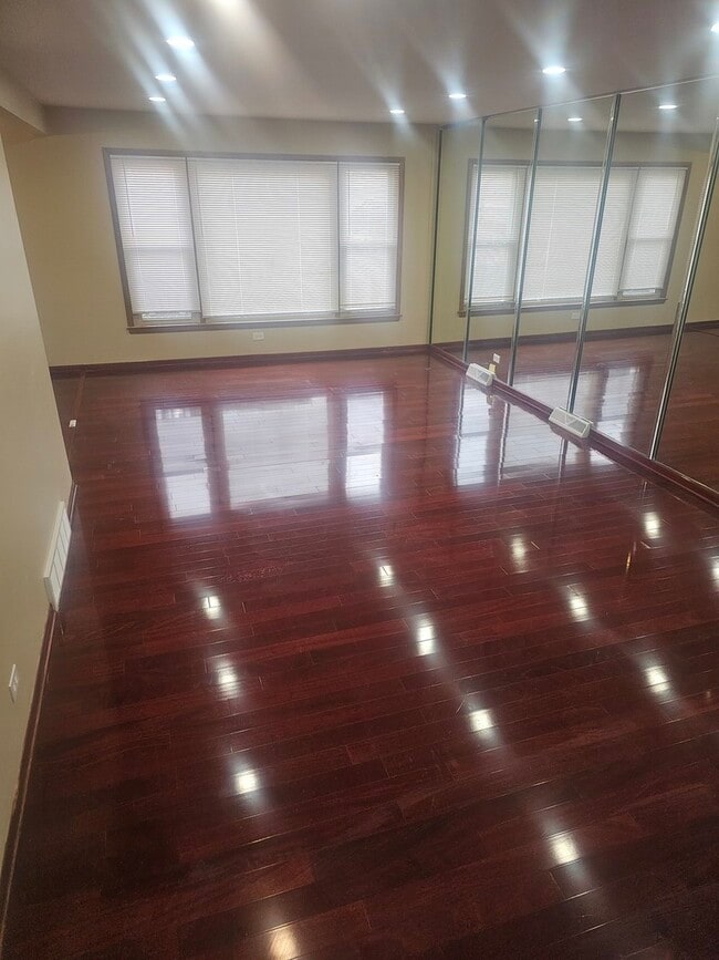 Photo - 16674 Thornton Ave