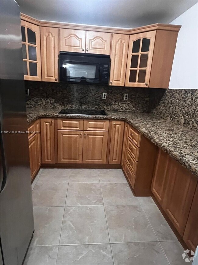 Building Photo - 2075 SW 122nd Ave Unit 520 Rental
