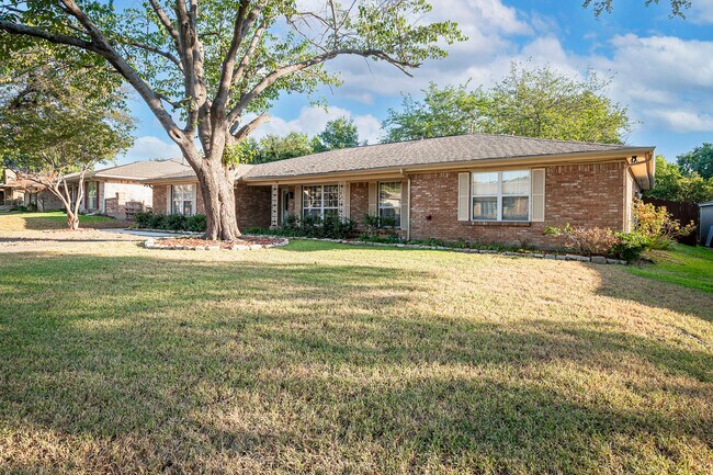 Photo - 1916 Westridge Dr