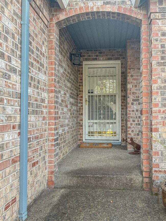 Photo - Arranmore 2 Bedroom with Den Available Now !