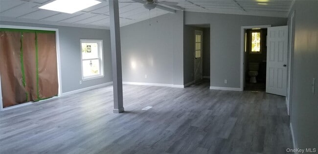 Photo - 542 W Broadway