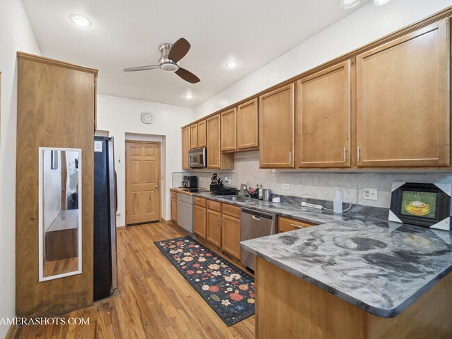 Photo - 2452 W Arthington St Unit 1