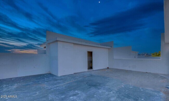 Photo - 832 S Farmer Ave