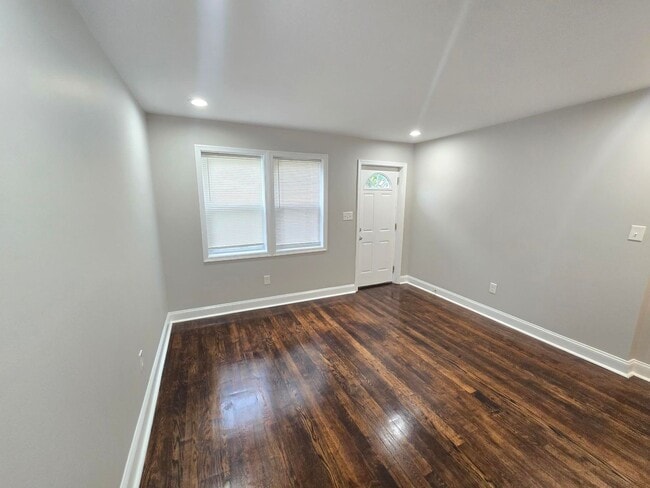 Photo - Beautiful 2BR 1BT town home located in Dundalk.