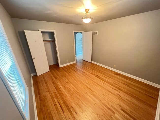 Photo - Absolutely Charming 3B 1B Bungalow