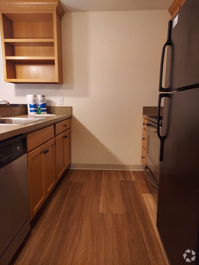 Kitchen - Pinehurst Apartments