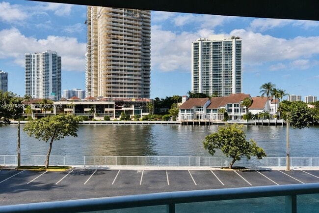 Building Photo - 19390 Collins Ave Unit 225