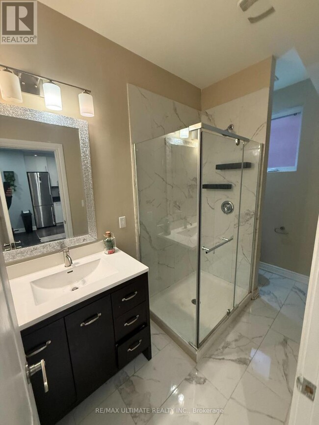 Photo - 1166 Glengrove Ave W
