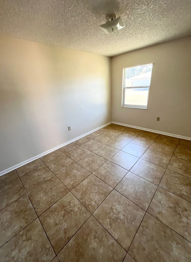 Photo - GORGEOUS 3BR/1.5BA Duplex! Convenient Location! NO APPLICATION FEE!