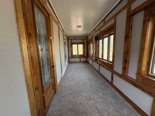 Photo - 1239 Knox Ave N