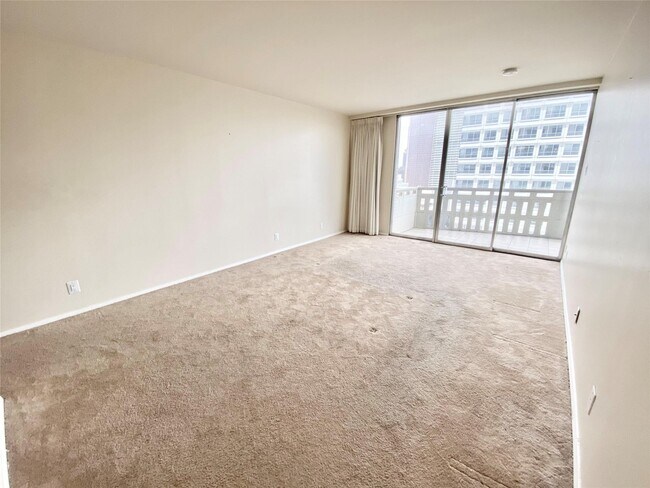 Building Photo - 2016 Main St Unit 1403