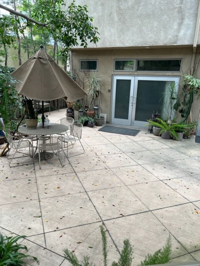 Photo - Home-Sweet-Home Vibe in Harper Ave! Unit 749 N. Harper Ave. - A