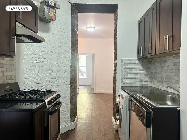 Photo - 215 E 4th St Apartment
