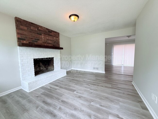 Photo - 5035 Merlin Dr