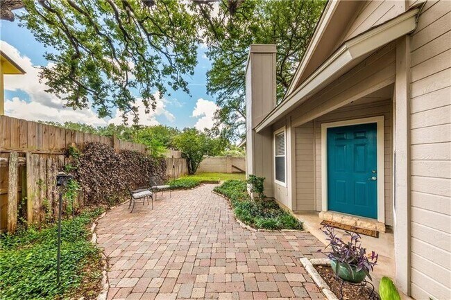 Photo - 3010 Red Bay Dr