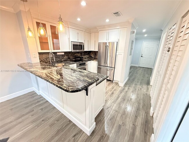 Building Photo - 8851 NW 119th St Unit 4308