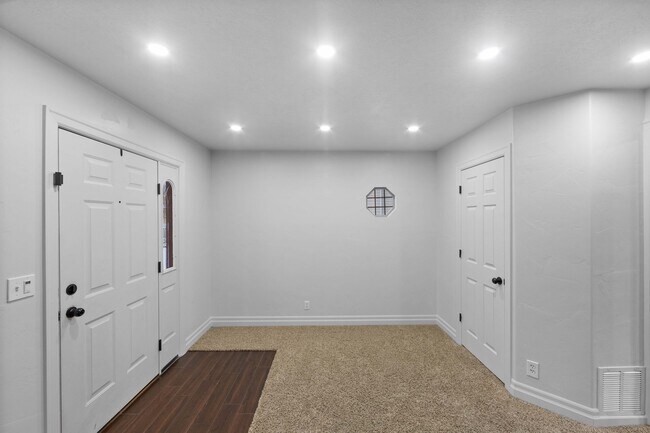 Photo - 7102 N Mohican Dr