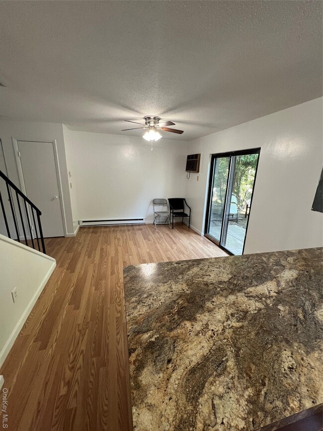 Photo - 7 Hudson Heights Dr