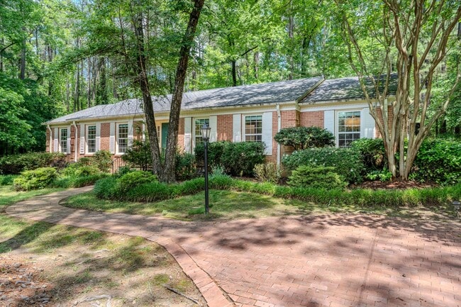 Stunning and Bright 3Bed/2Bath in Durham NC! - Stunning and Bright 3Bed/2Bath in Durham NC! House