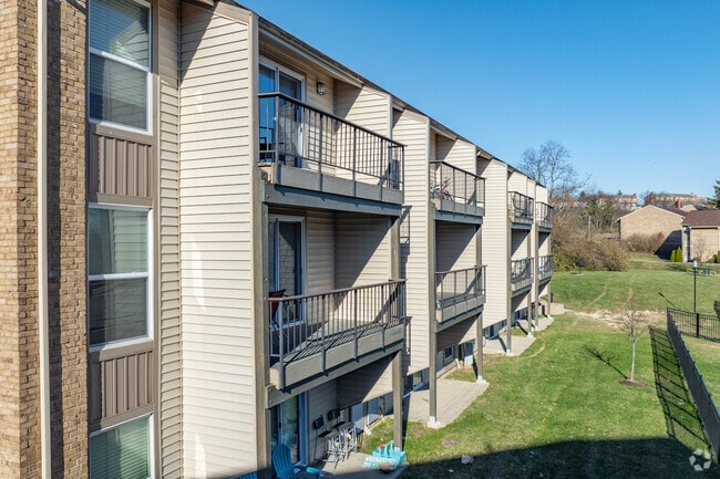Knolls Apartments