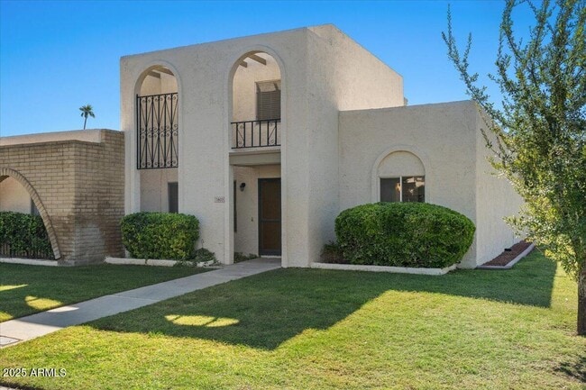 Building Photo - 7803 E Vernon Ave