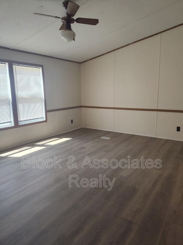 Photo - 615 Roc Wood Dr