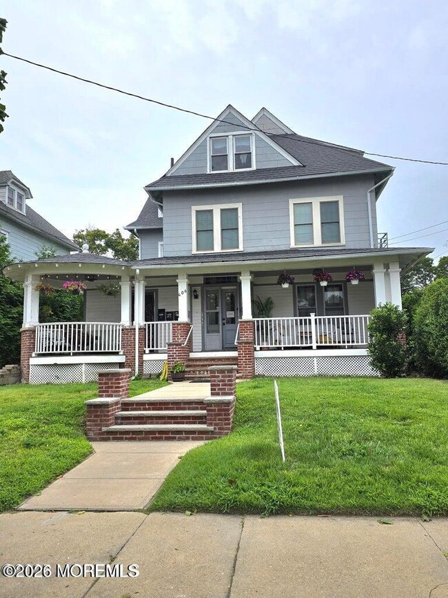 Building Photo - 406 4th Ave Unit 3