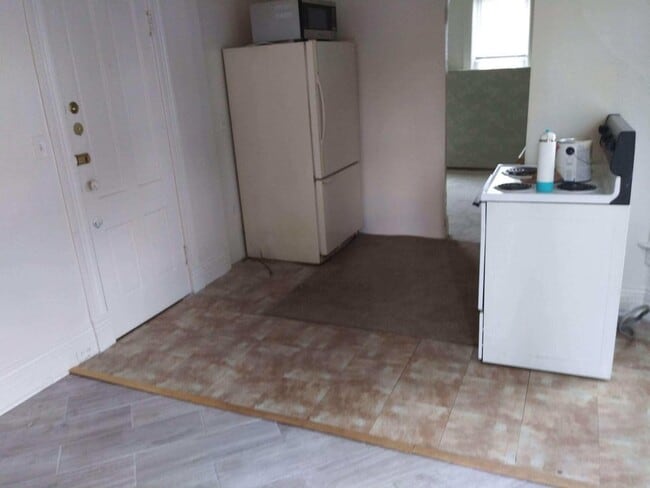 Photo - 535 W 8th St